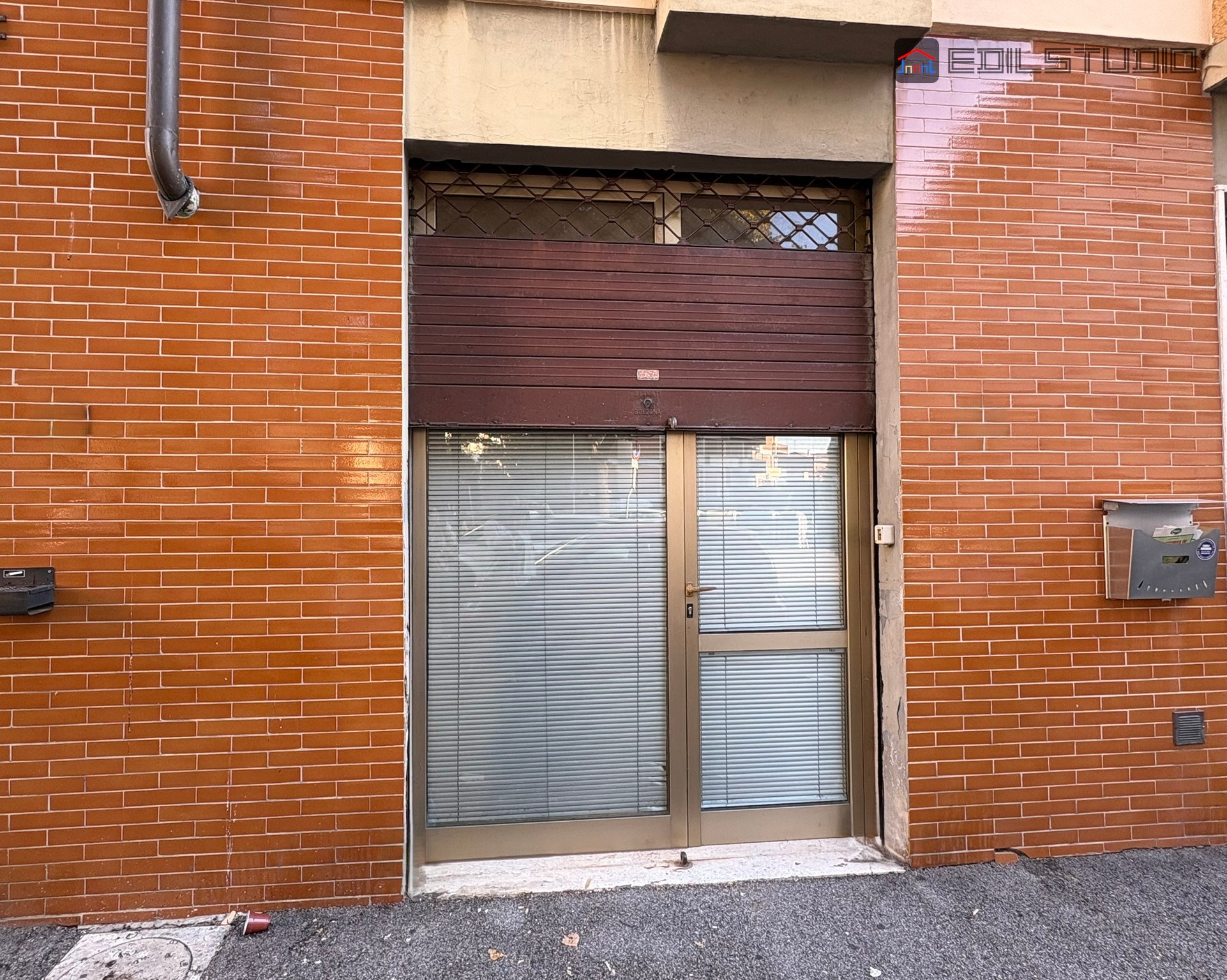 VIA DEGLI ARCIPRESSI FIRENZE - NEGOZIO UFFICIO